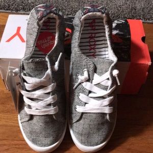 New! Roxy comfort squishy shoes 8.5